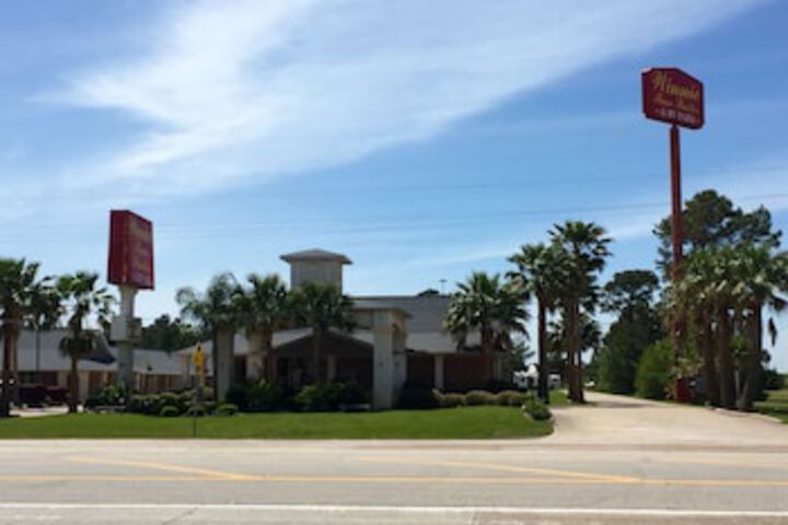 Winnie Inn & Suites - thumb 0