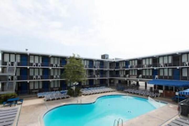 Brittany Motel - thumb 3