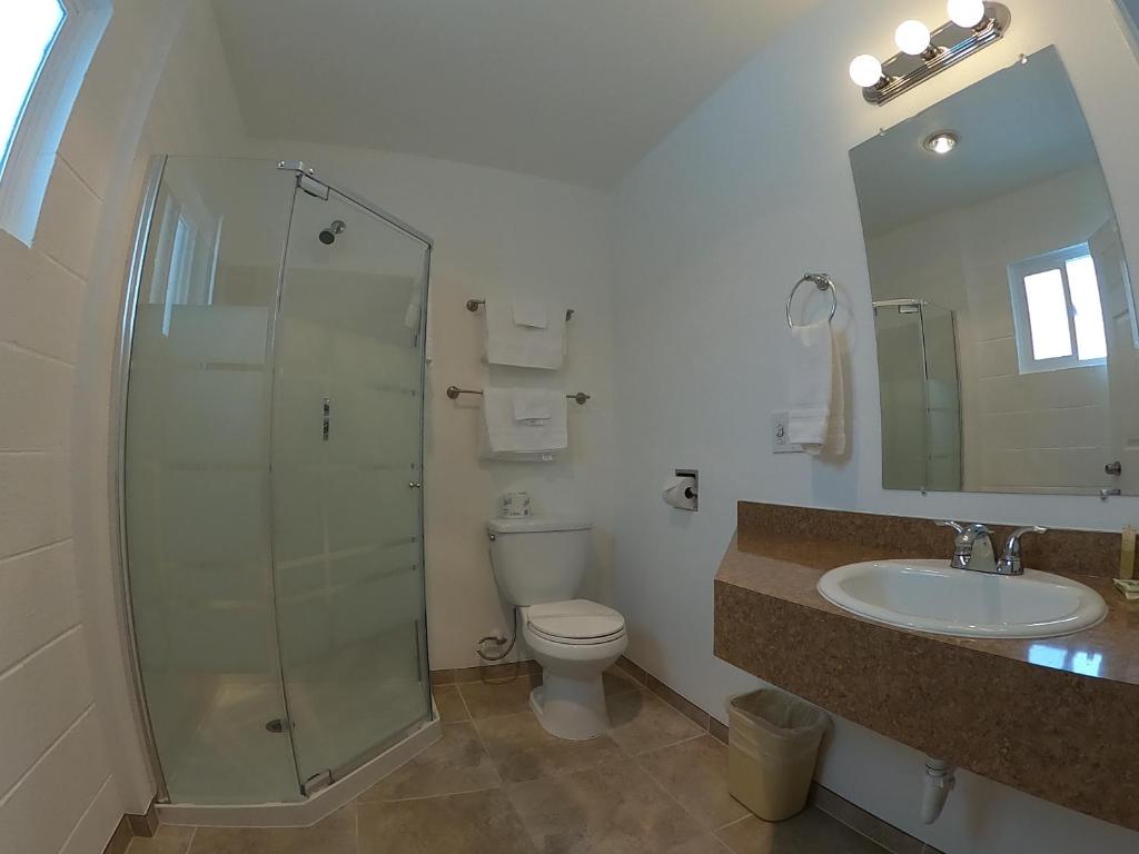 Col Pacific Motel - thumb 1