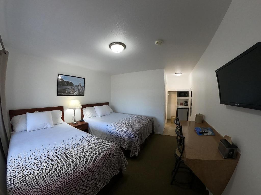 Col Pacific Motel - thumb 6