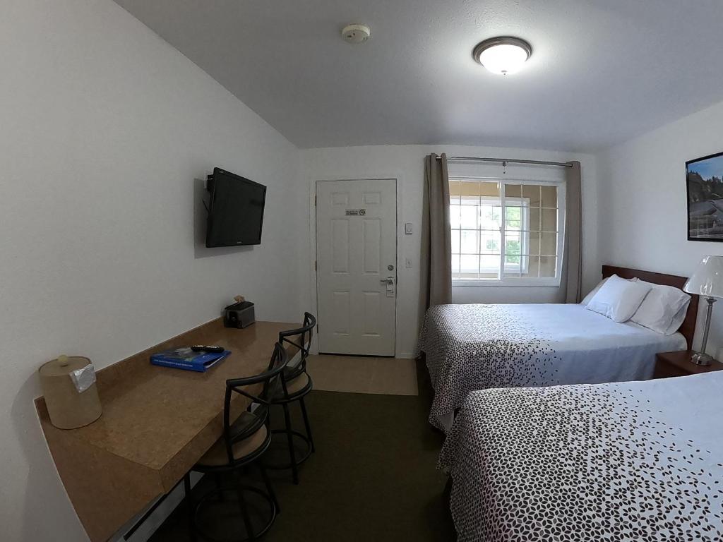 Col Pacific Motel - thumb 3