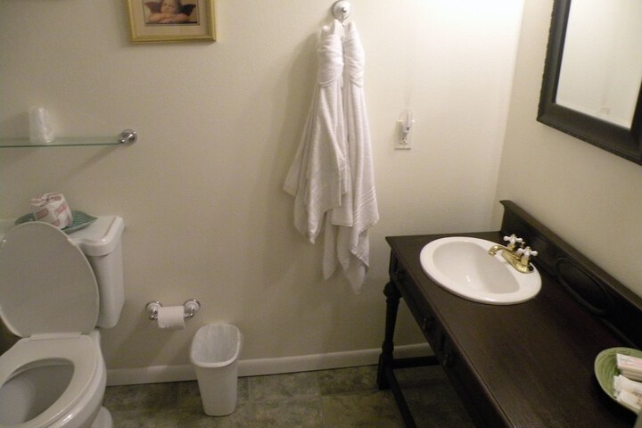 1876 Heritage Inn - thumb 7