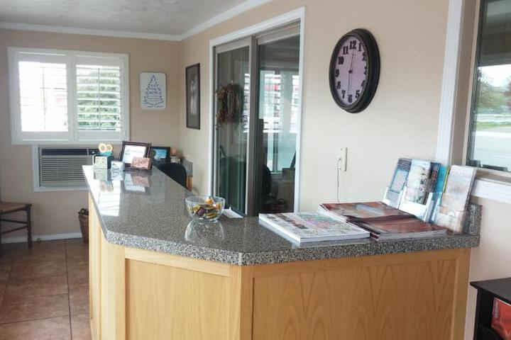 Blue Pine Motel - thumb 4