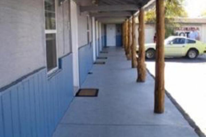 Hacienda Motel - thumb 4