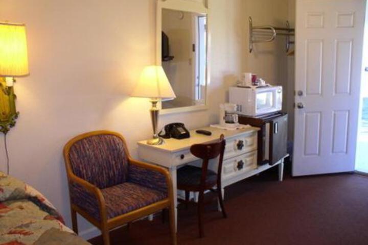 Hacienda Motel - thumb 6