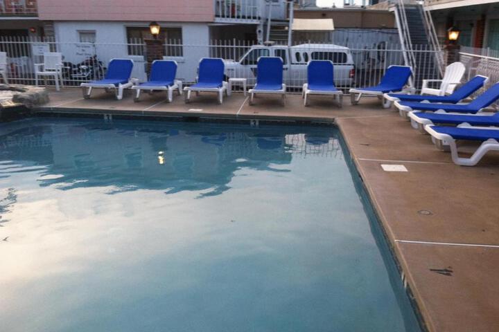 Mango Motel - thumb 5