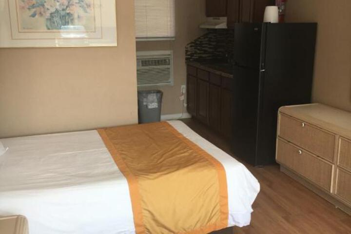 Mango Motel - thumb 2