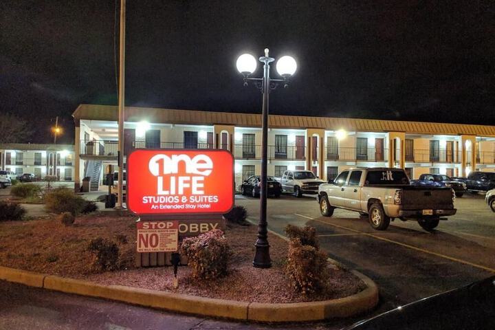 1 Life Studio And Suites - thumb 1