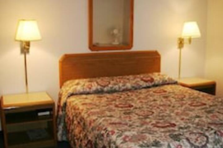 Ponderosa Motel - thumb 4