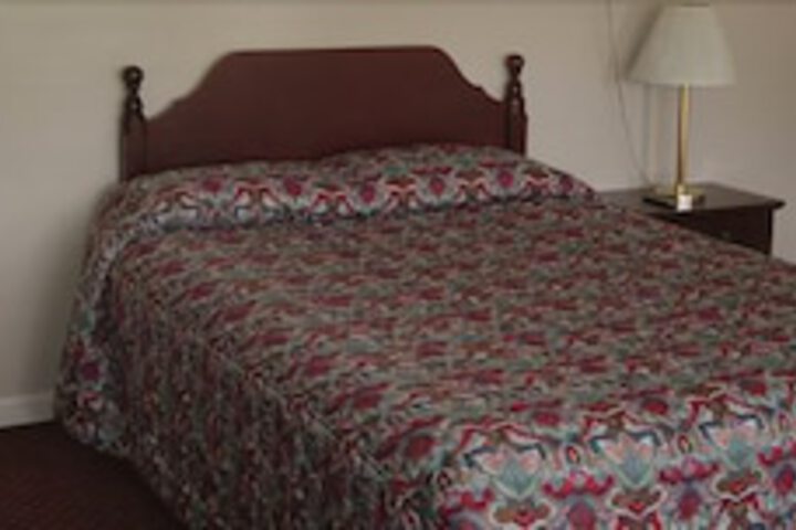 Fels Three Crown Motel - thumb 3