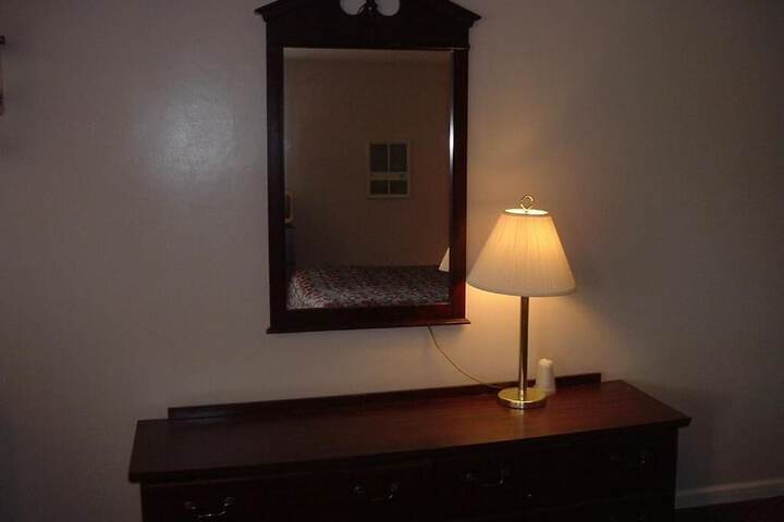 Fels Three Crown Motel - thumb 6