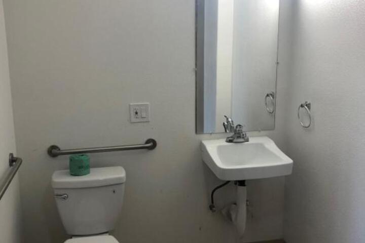 Astro Motel - thumb 6