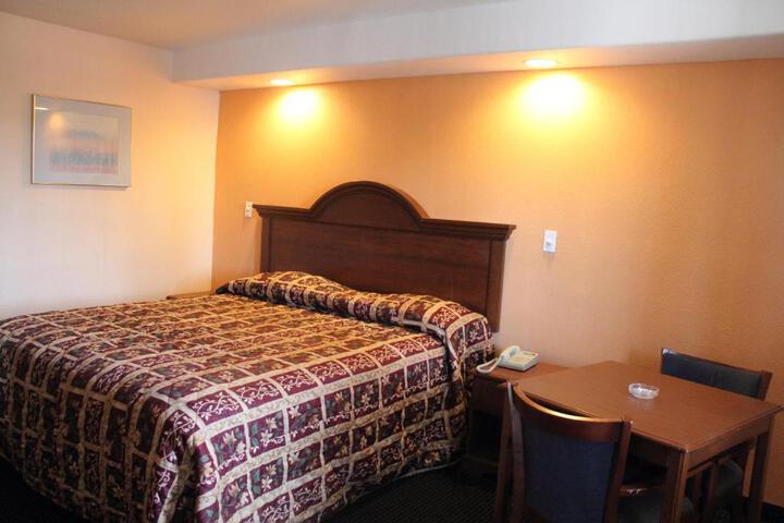 Astro Motel - thumb 4