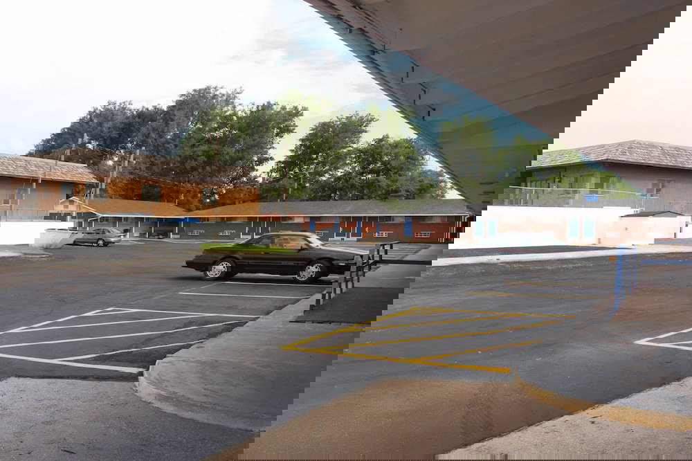 American Inn Motel - thumb 0