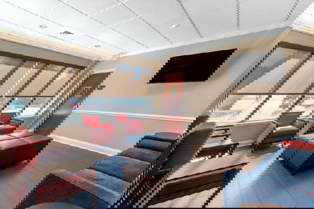 Comfort Inn And Suites - thumb 5