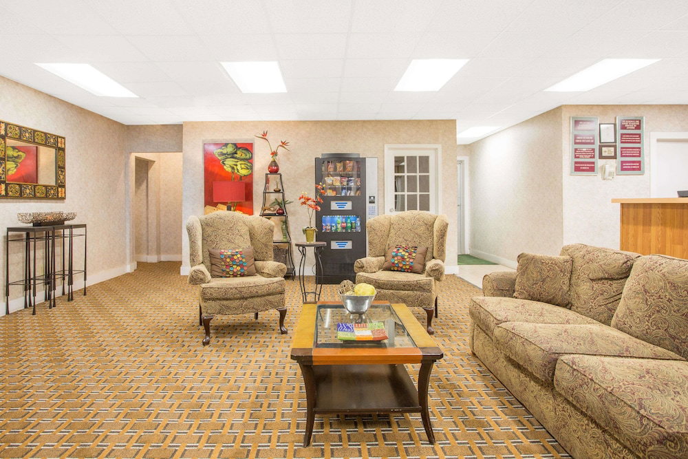 Days Inn By Wyndham Chester - thumb 1