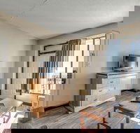 Ocean Crest Inn and Suites - Students Accommodation