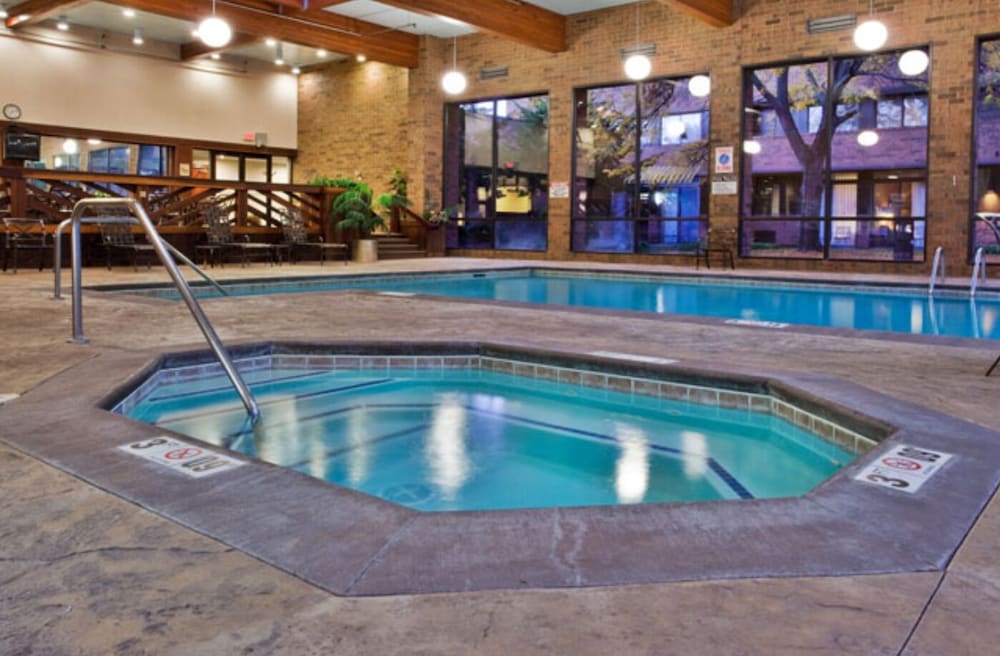 The Plaza Grand Rapids Airport Hotel & Conference Center - thumb 1