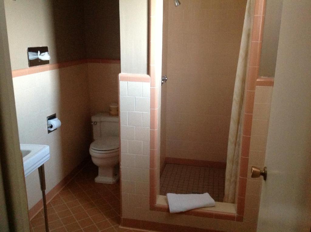 DeLano Motel - thumb 6