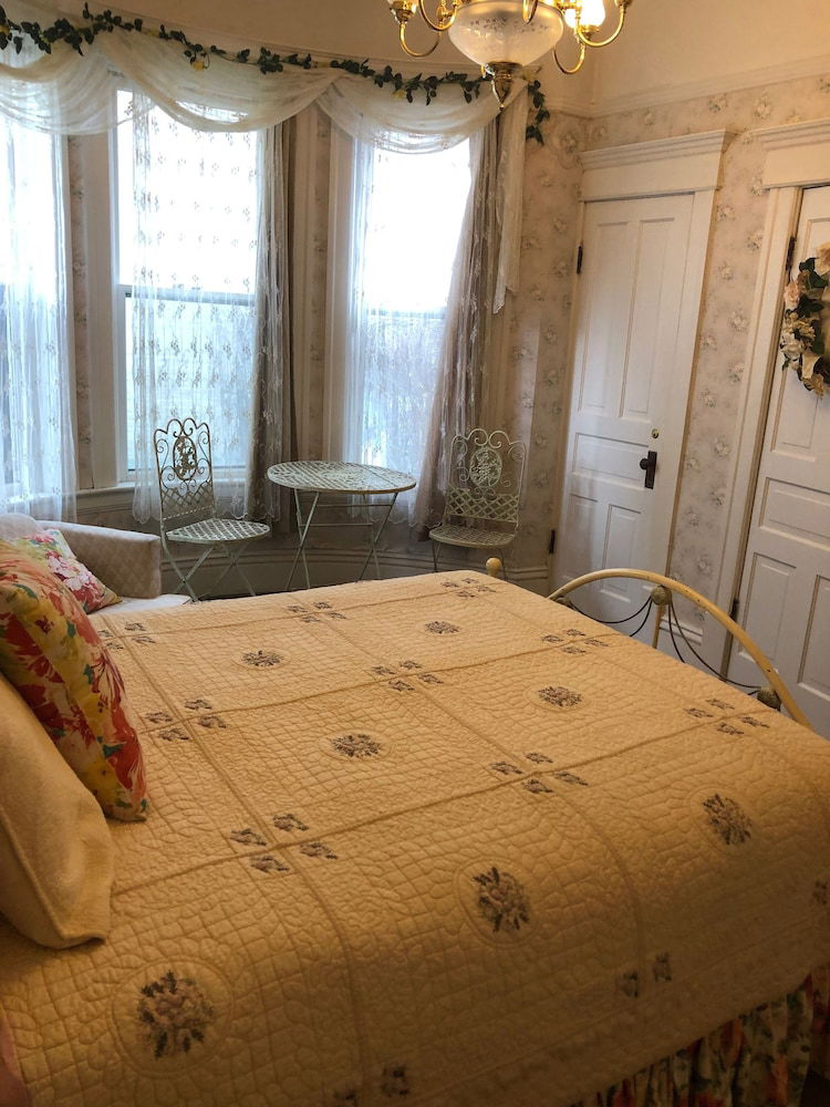 Hickory House Inn - thumb 4