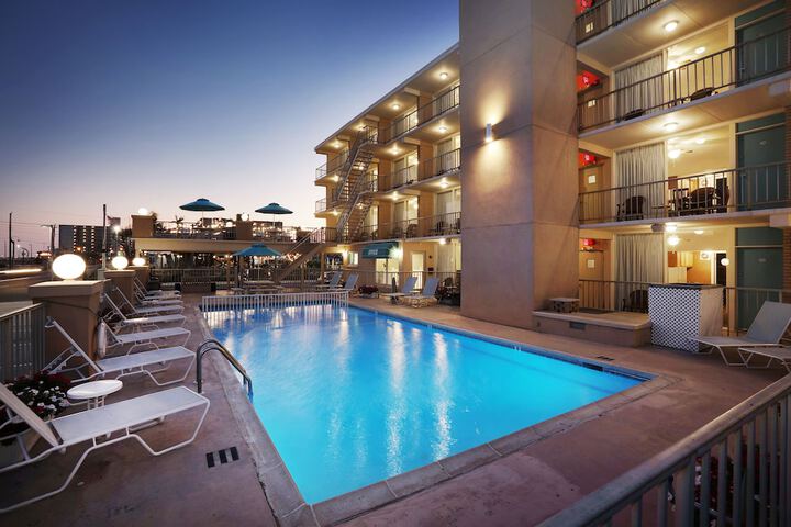 Aquarius Oceanfront Inn - thumb 2