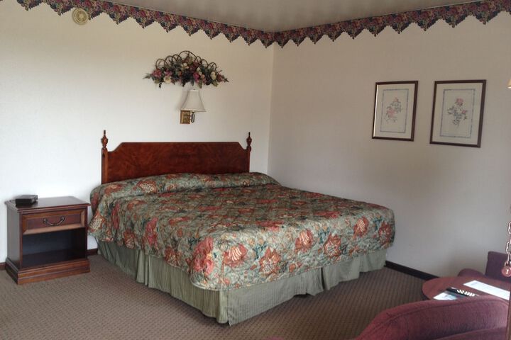 Crest Country Inn - thumb 4