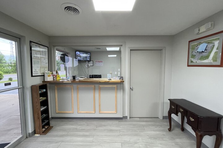 Embassy Inn - thumb 3