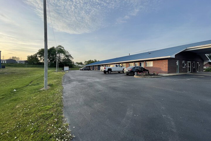 Embassy Inn - thumb 1