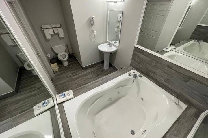 Embassy Inn - thumb 4