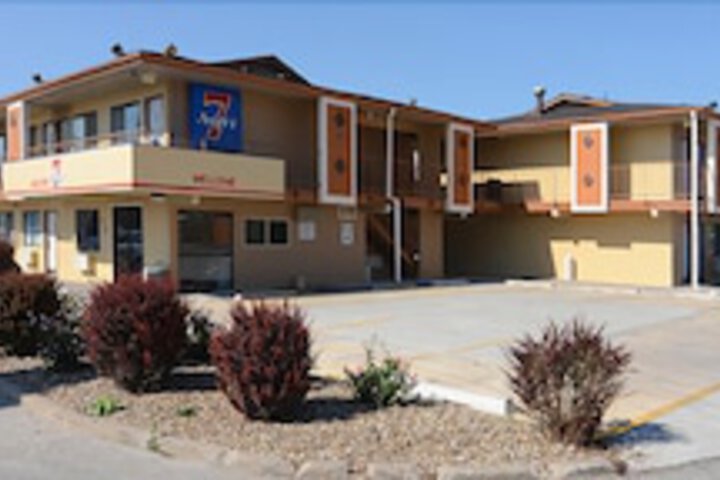 Super 7 Motel - thumb 0