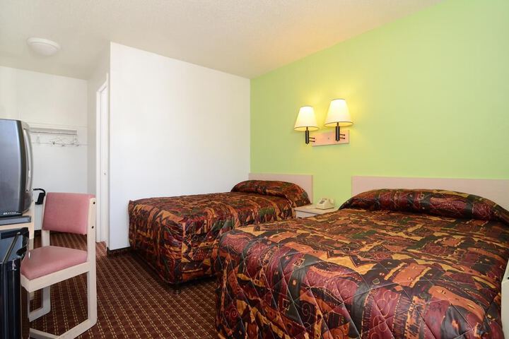 Super 7 Motel - thumb 7