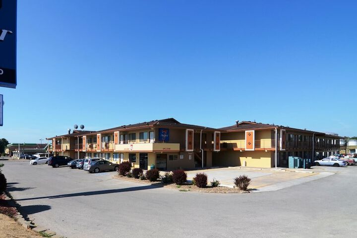 Super 7 Motel - thumb 1