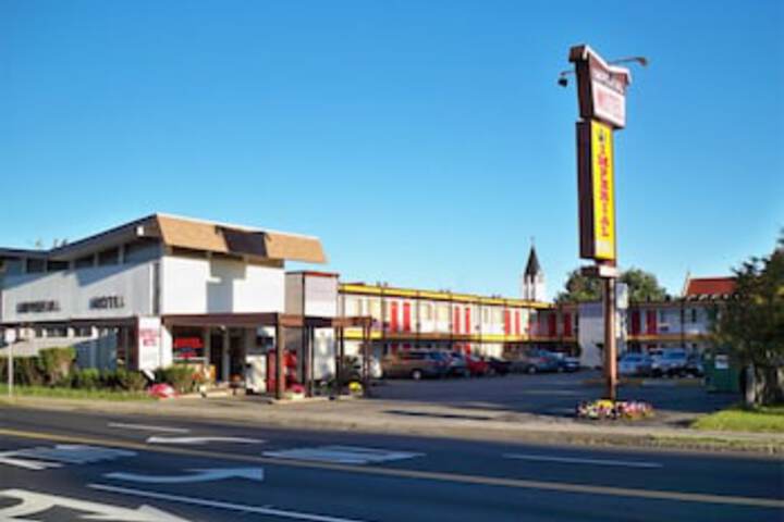 Imperial Motel - thumb 0
