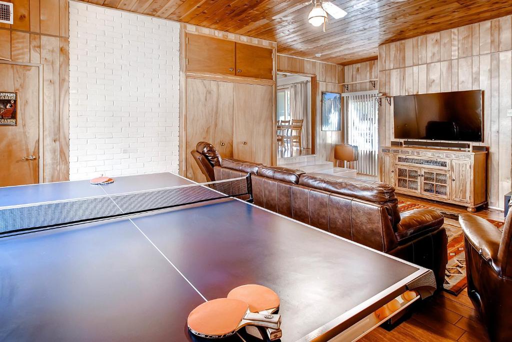 Trout Creek Lodge 3BR / 2BA Home - thumb 5