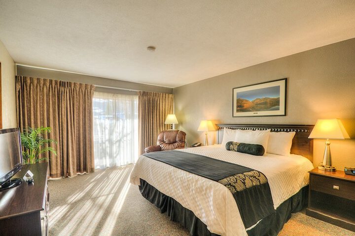 Fairmont Hot Springs Resort - thumb 6