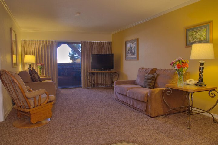 Fairmont Hot Springs Resort - thumb 3