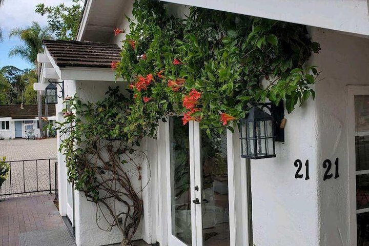 Marina Beach Motel - thumb 6