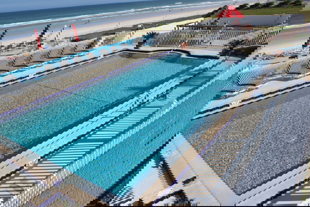 Shoreline Suites & Cabana Cottages - thumb 1