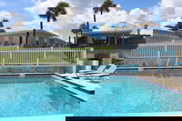 Shoreline Suites  Cabana Cottages