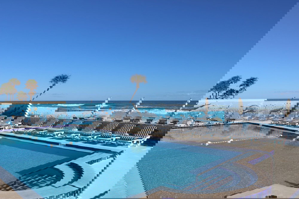 Shoreline Suites & Cabana Cottages - thumb 4