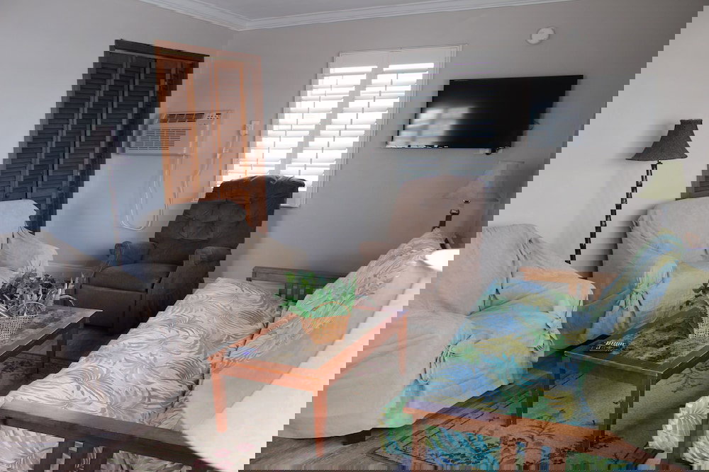 Shoreline Suites & Cabana Cottages - thumb 6