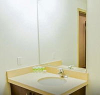 Elizabeth Taylor Apartment - Tourism Bookings