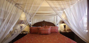 Carr Manor - thumb 4