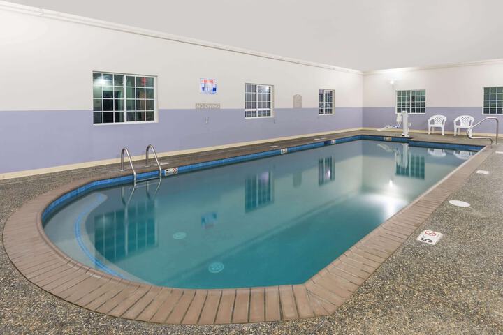 Microtel Inn & Suites By Wyndham Windham - thumb 1