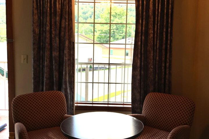 Cumberland Gap Inn - thumb 4