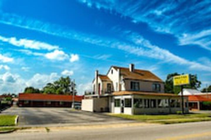 Coach House - thumb 0