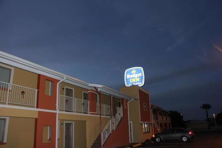 Budget Inn - thumb 3