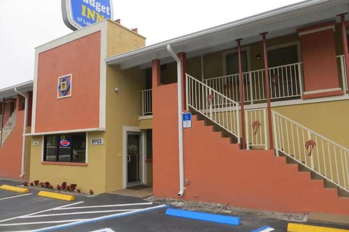 Budget Inn - thumb 6