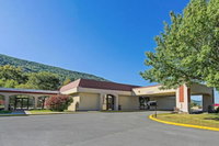 Econo Lodge Inn  Suites