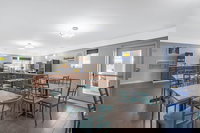 Days Inn by Wyndham Elmsford / White Plains